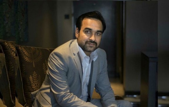 क्रिटिक्स चॉइस अवार्ड्स के दौरान भावुक हुए पंकज त्रिपाठी